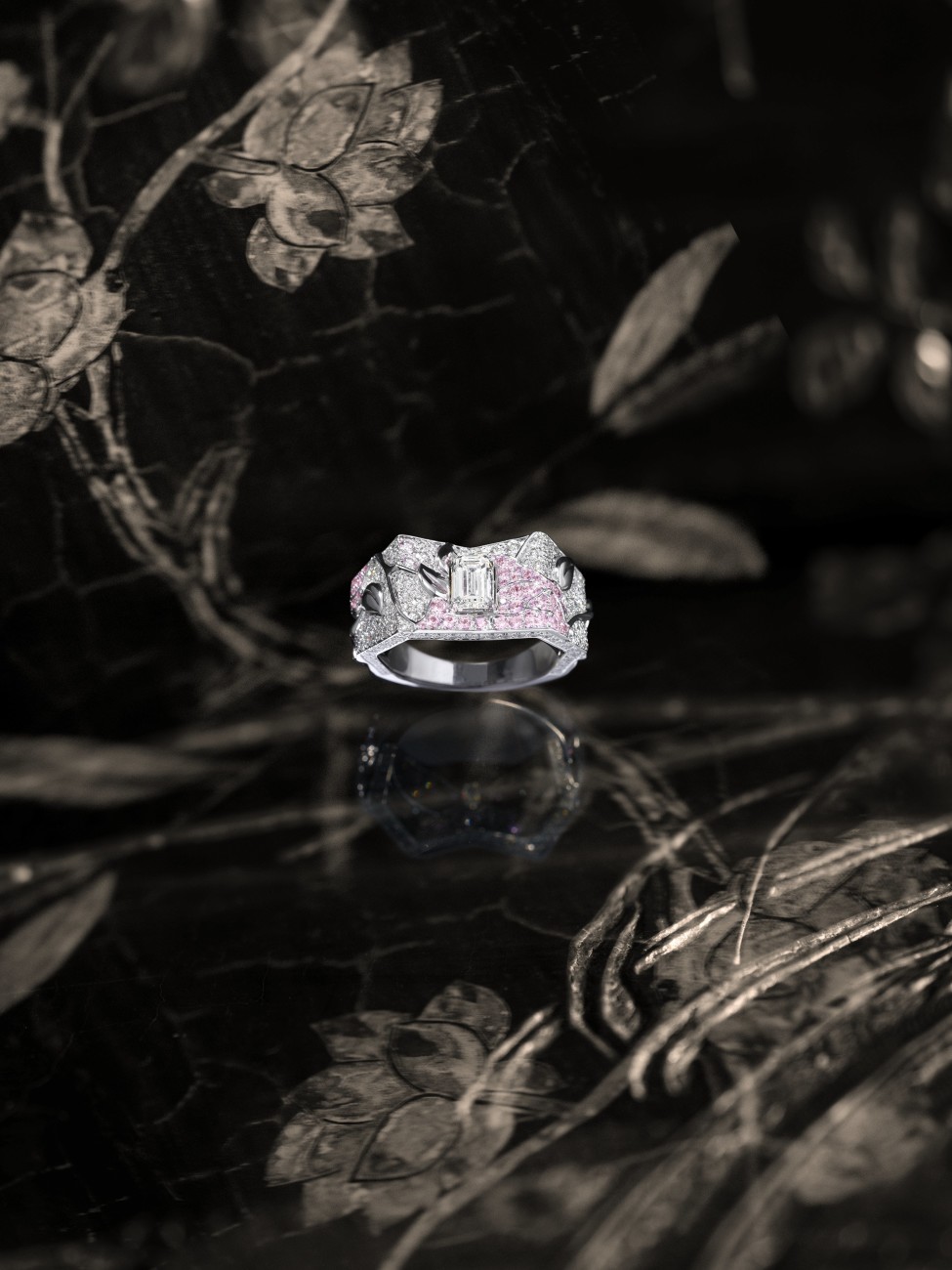 Coromandel Collection_CHANEL Fine Jewelry_Fleur_Secrete