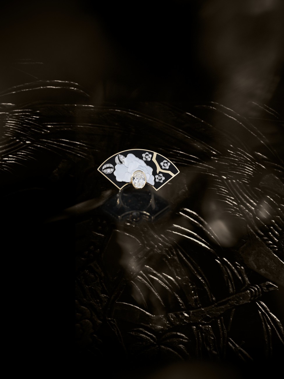 Coromandel Collection_CHANEL Fine Jewelry_Fleur_de_Diamant_Fleur_de_Laque