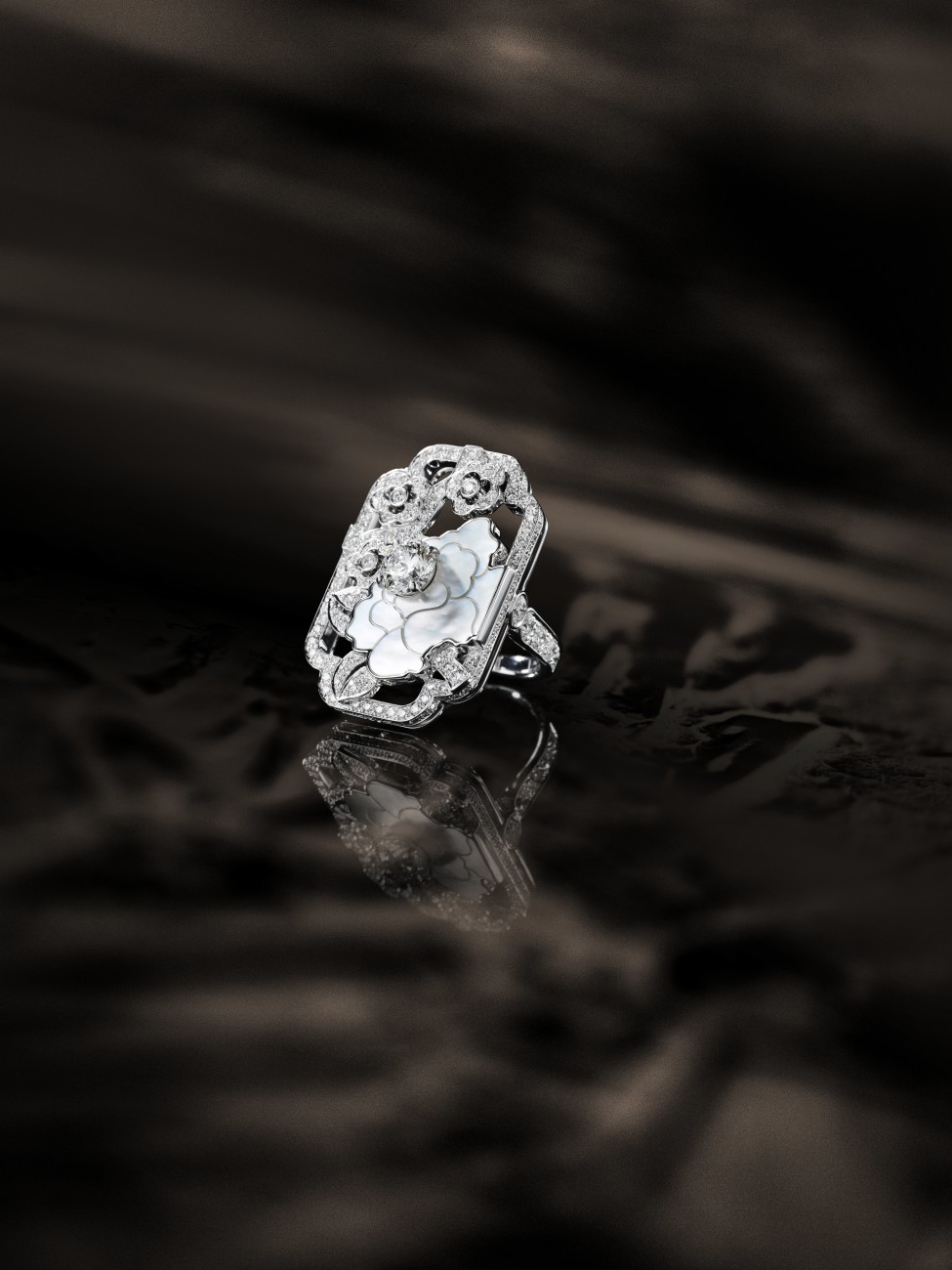 Coromandel Collection_CHANEL Fine Jewelry_Fleur_de_Nacre