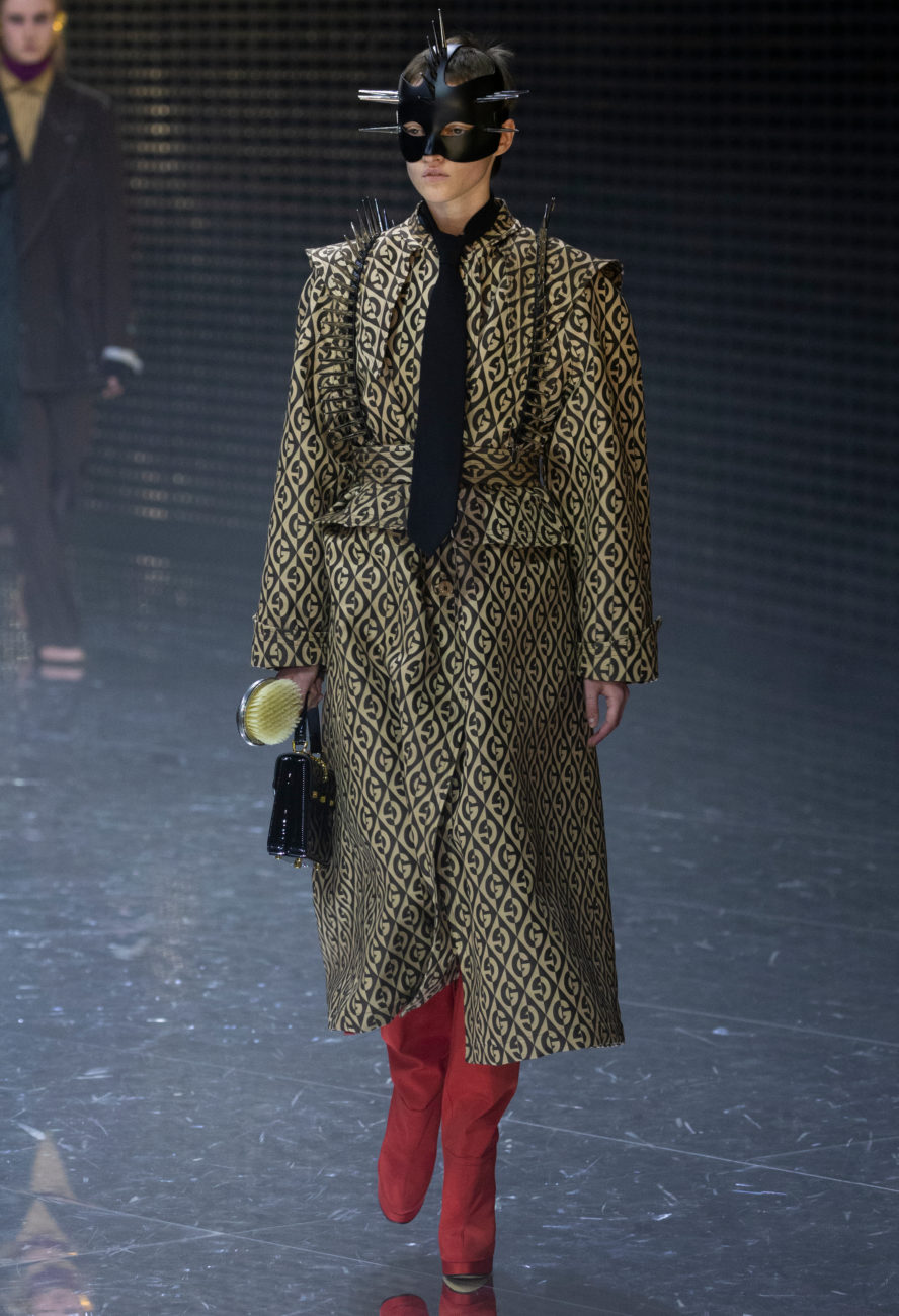 Gucci, Fall Winter 19-20 show, Milan Fashion Week, looks, Alessandro Michele, mask, visible and invisible