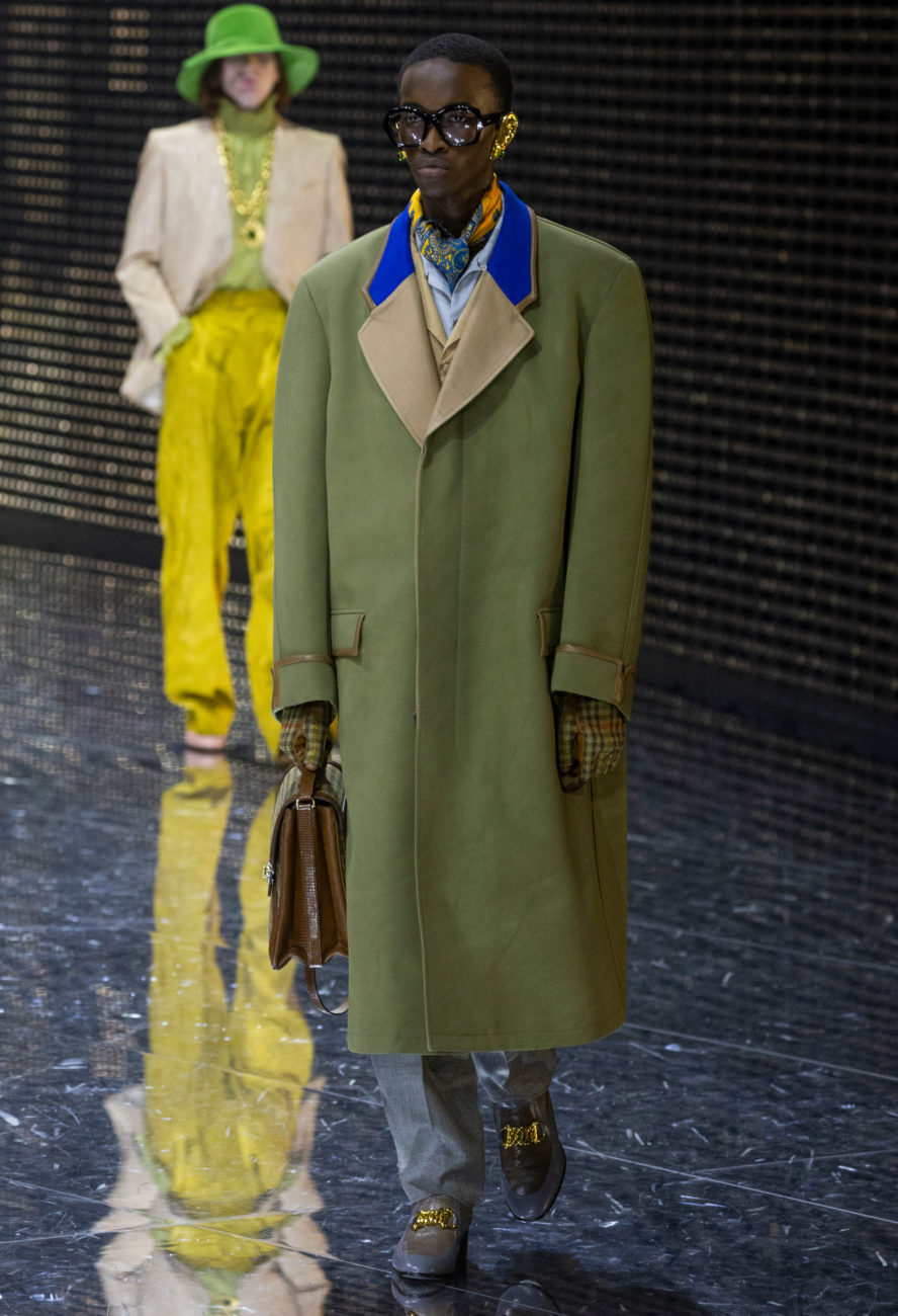 Gucci, Fall Winter 19-20 show, Milan Fashion Week, looks, Alessandro Michele, mask, visible and invisible