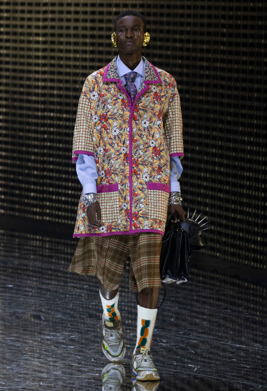 Gucci, Fall Winter 19-20 show, Milan Fashion Week, looks, Alessandro Michele, mask, visible and invisible