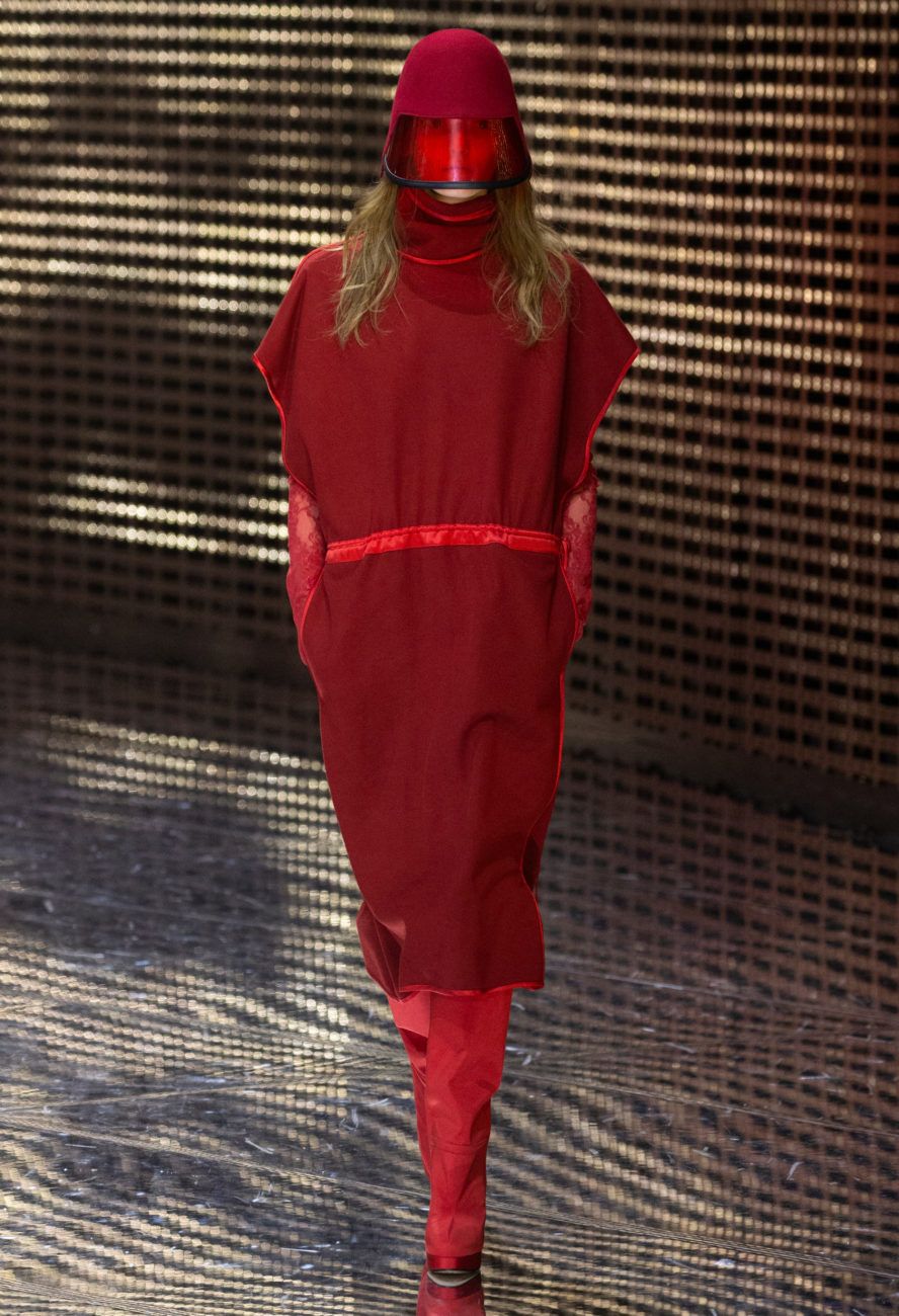 Gucci, Fall Winter 19-20 show, Milan Fashion Week, looks, Alessandro Michele, mask, visible and invisible