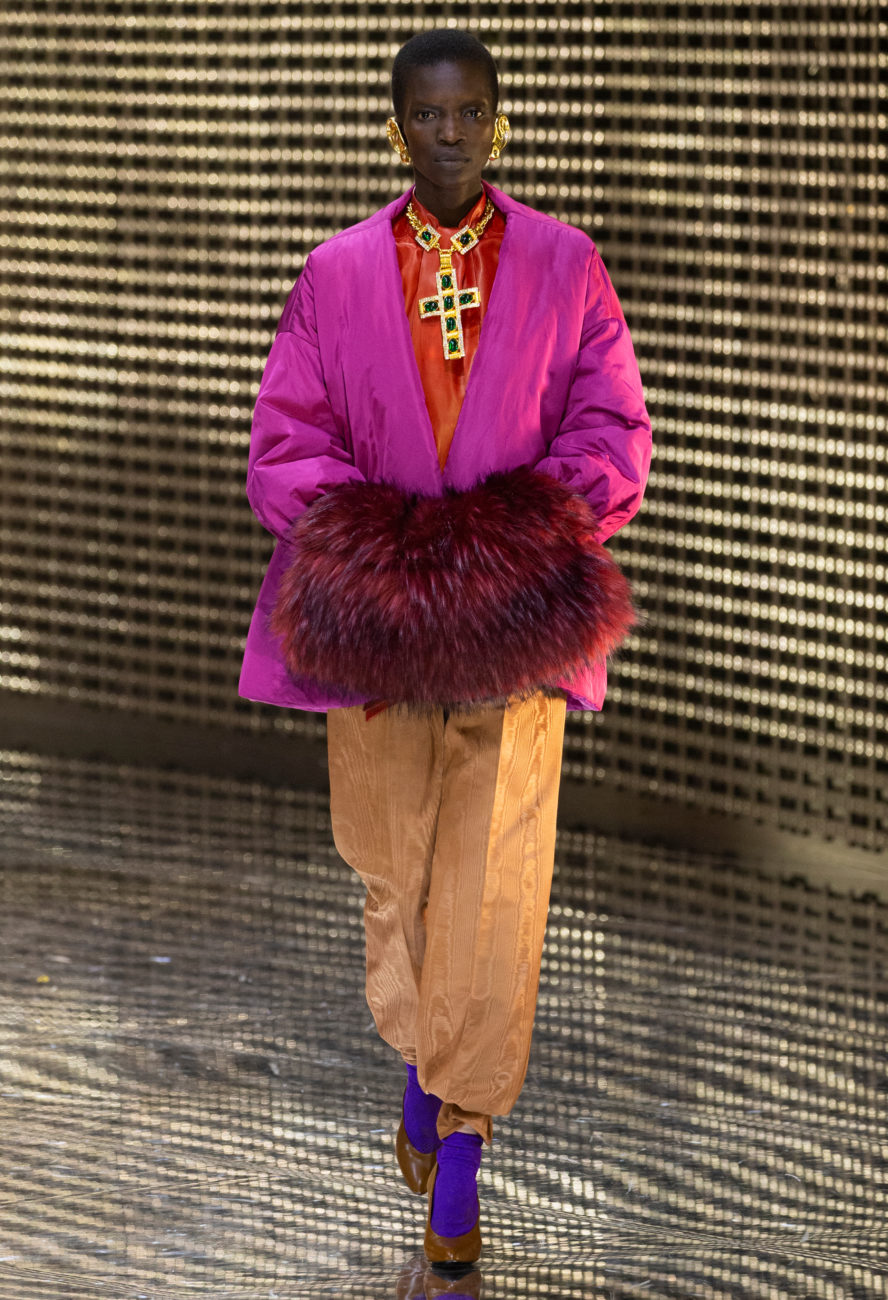 Gucci, Fall Winter 19-20 show, Milan Fashion Week, looks, Alessandro Michele, mask, visible and invisible