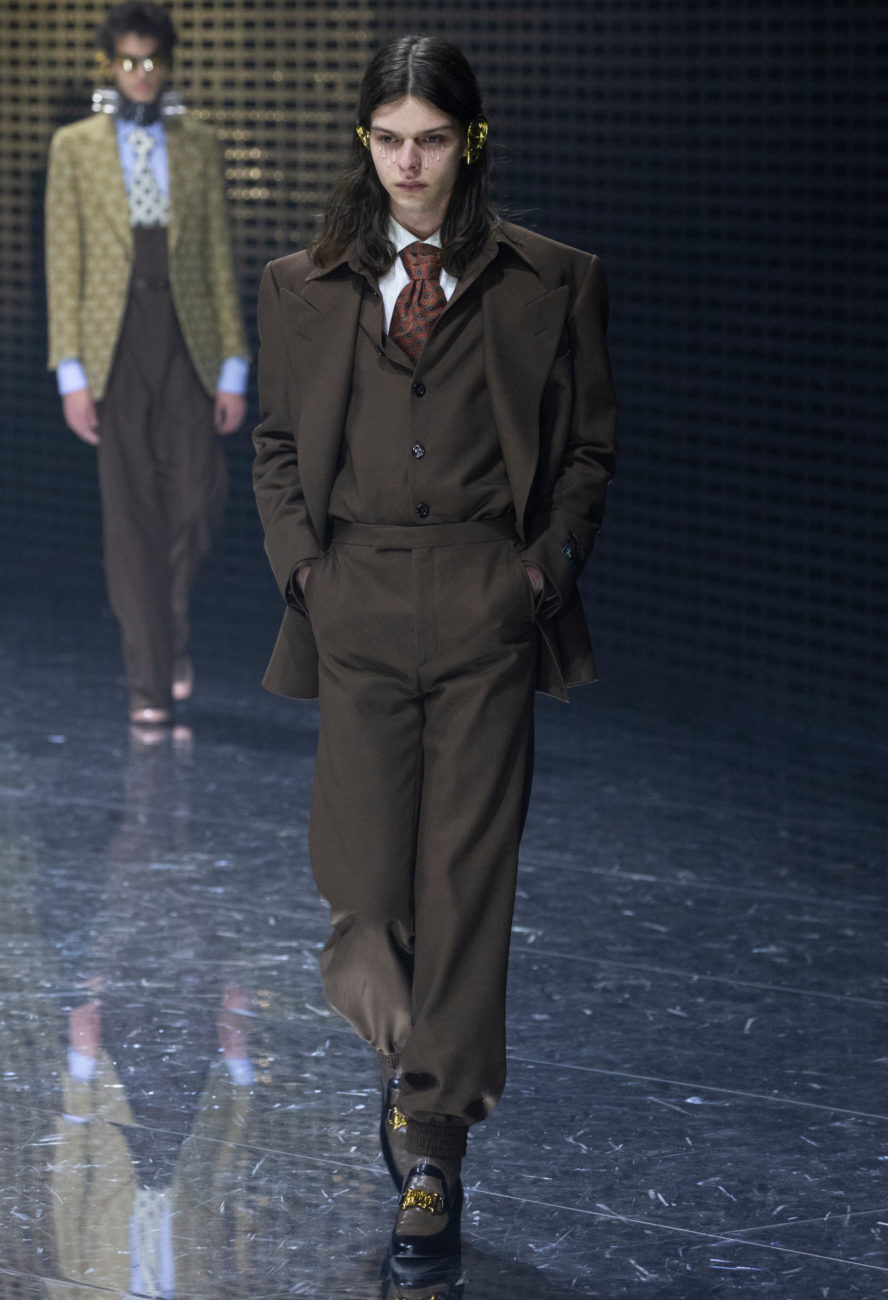 Gucci, Fall Winter 19-20 show, Milan Fashion Week, looks, Alessandro Michele, mask, visible and invisible