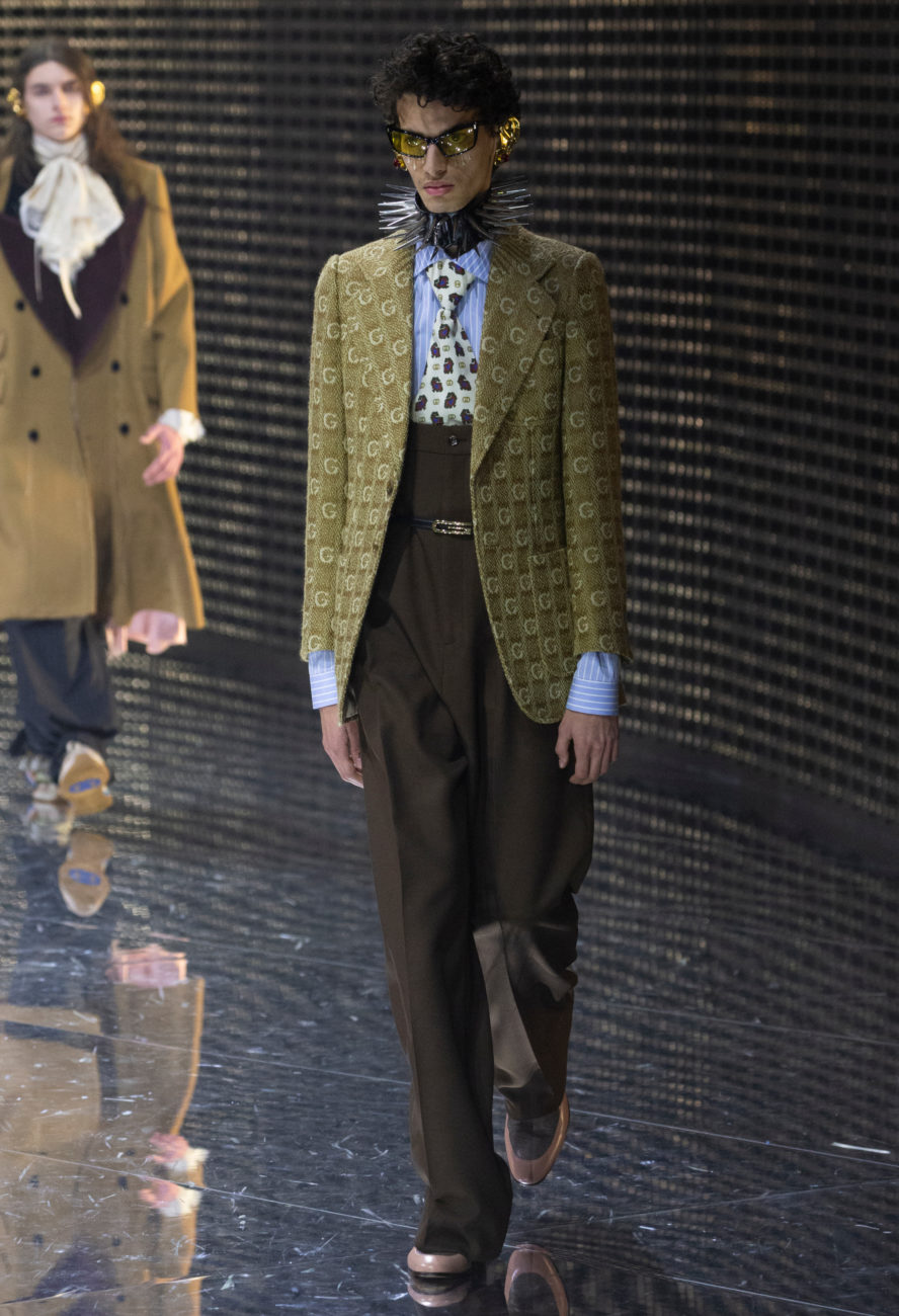 Gucci, Fall Winter 19-20 show, Milan Fashion Week, looks, Alessandro Michele, mask, visible and invisible