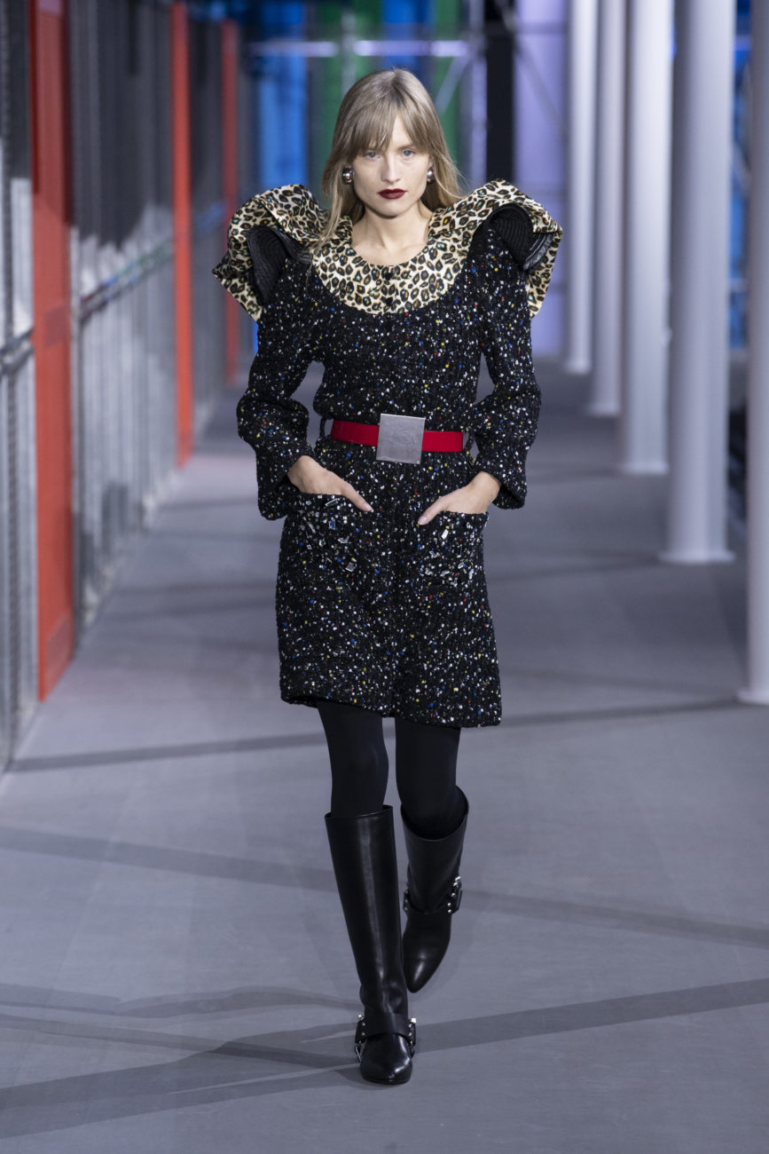 Léa Seydoux in Louis Vuitton at Paris Fashion Week