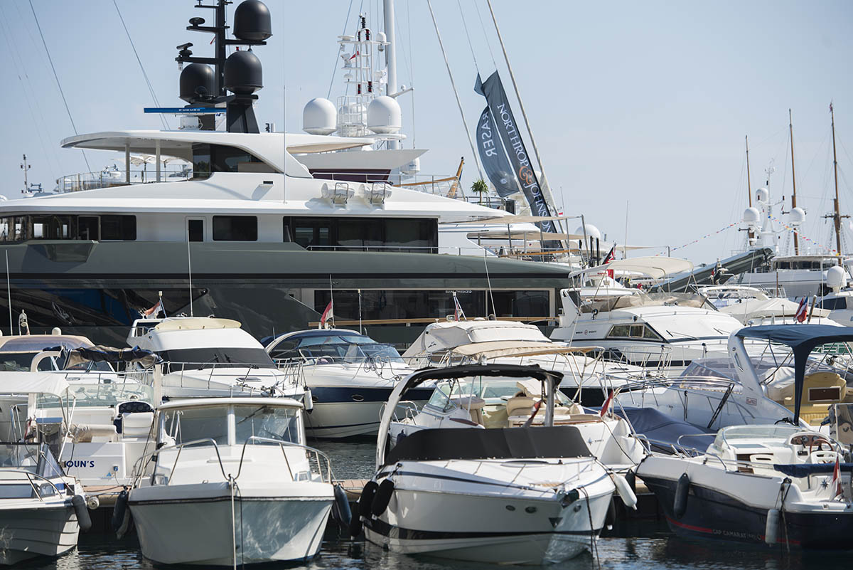 Monaco Yacht Show '17. Collectible DRY. ph Ann Casarin