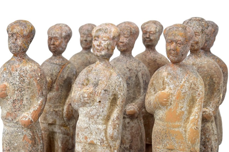 Bouke de Vries, Terra cotta red army, 2017, Chinese Han dynasty figures and mixed media