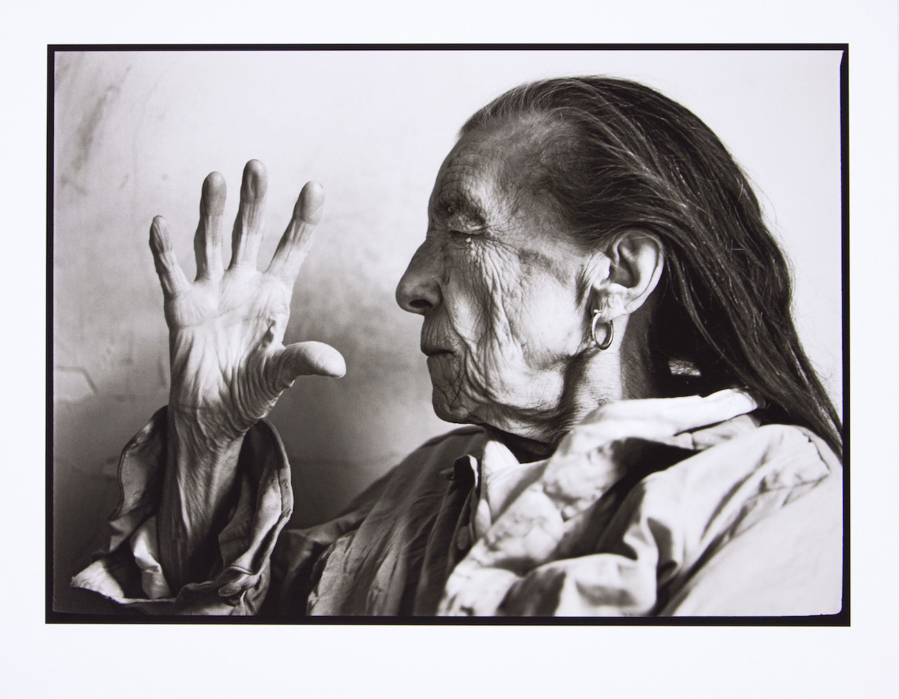 Annie Leibovitz, Louise Bourgeois, 1995, Archival Pigment Print, 51x61 cm, Edition:  22/40, Courtesy: AL Archive LLC