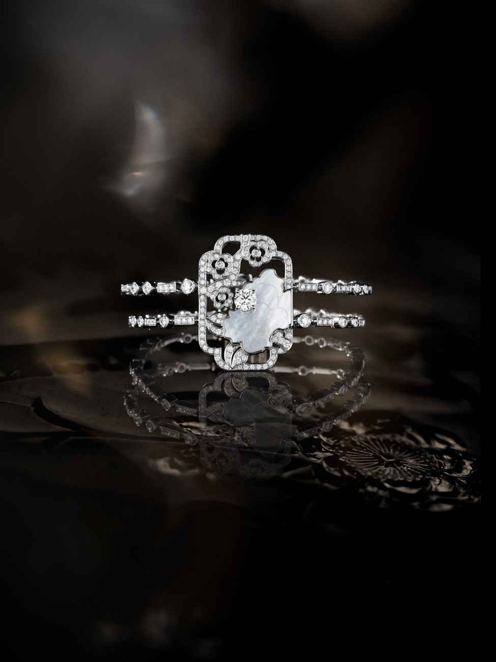 Coromandel Collection_CHANEL Fine Jewelry_Fleur_de_Nacre