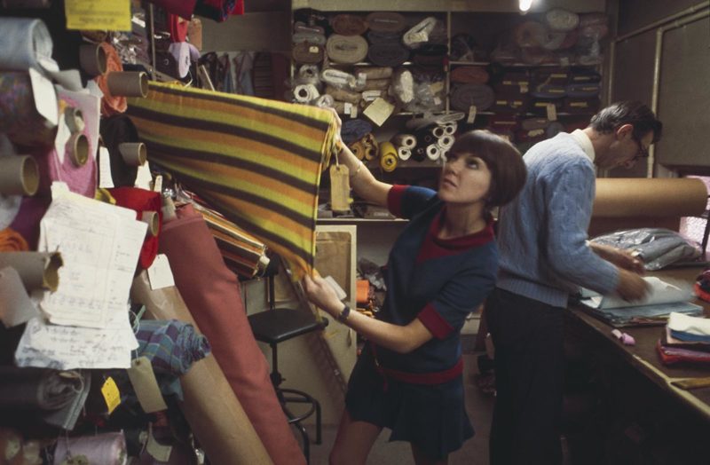 Mary Quant selecting fabric, 1967 © Rolls Press/Popperfoto/Getty Images