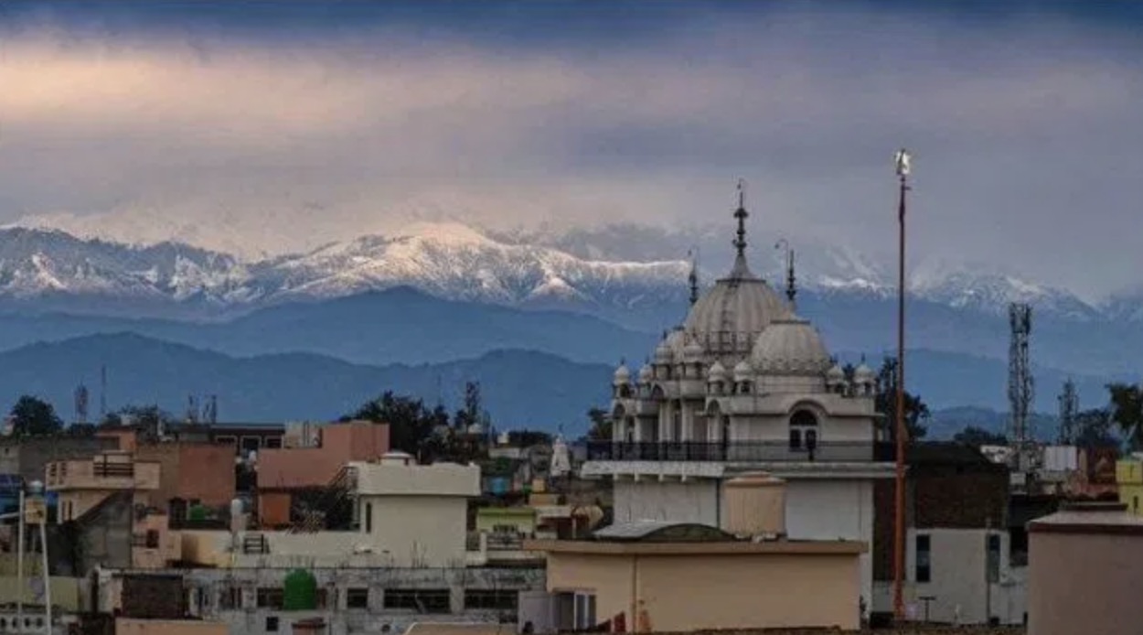 Himalaya visible from 200 km in the district of Jalandhar, Punjab, India