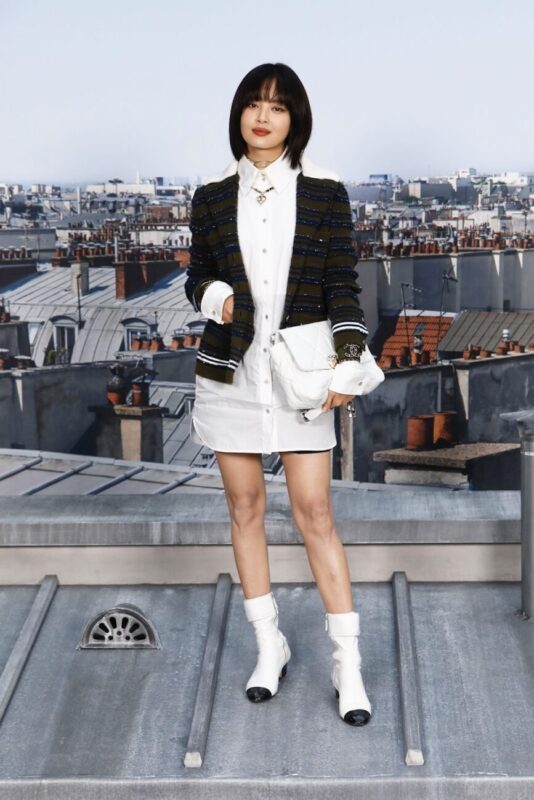 So Cool Mademoiselle_Chanel 19 bag_Karl Lagerfeld and Virginie Viard_XIN Zhi Lei_Spring Summer 2020_Ready_to_wear_Collection