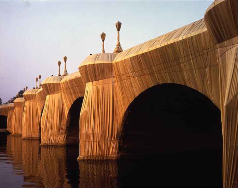 Love Till The Impossible_Christo and Jeanne-Claude_Wrapped Pont Neuf, Paris, 1985_Taschen