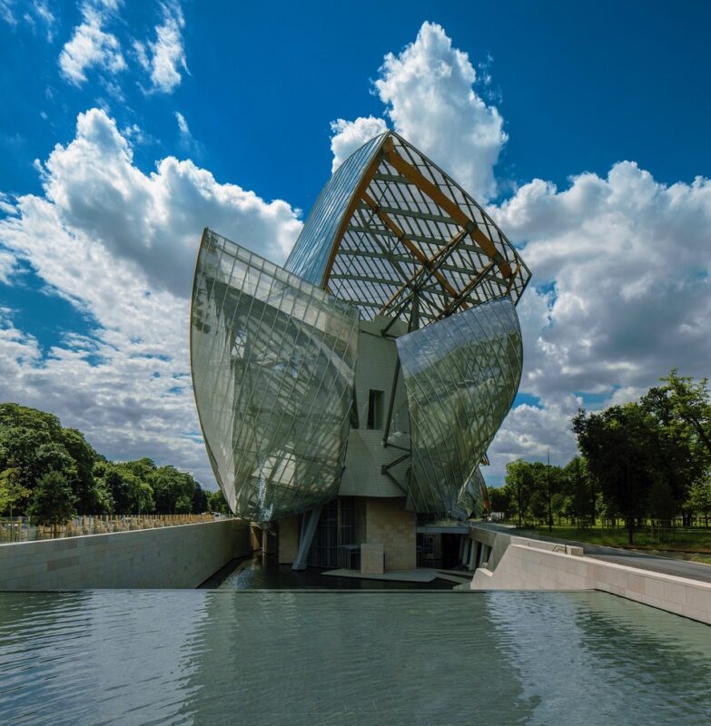 Sofa Show Experience_Fondation Louis Vuitton_FLVfromhome_online exhibitions_concerts_Vue Facade Est_Todd Eberle pour la Fondation Louis Vuitton, 2014