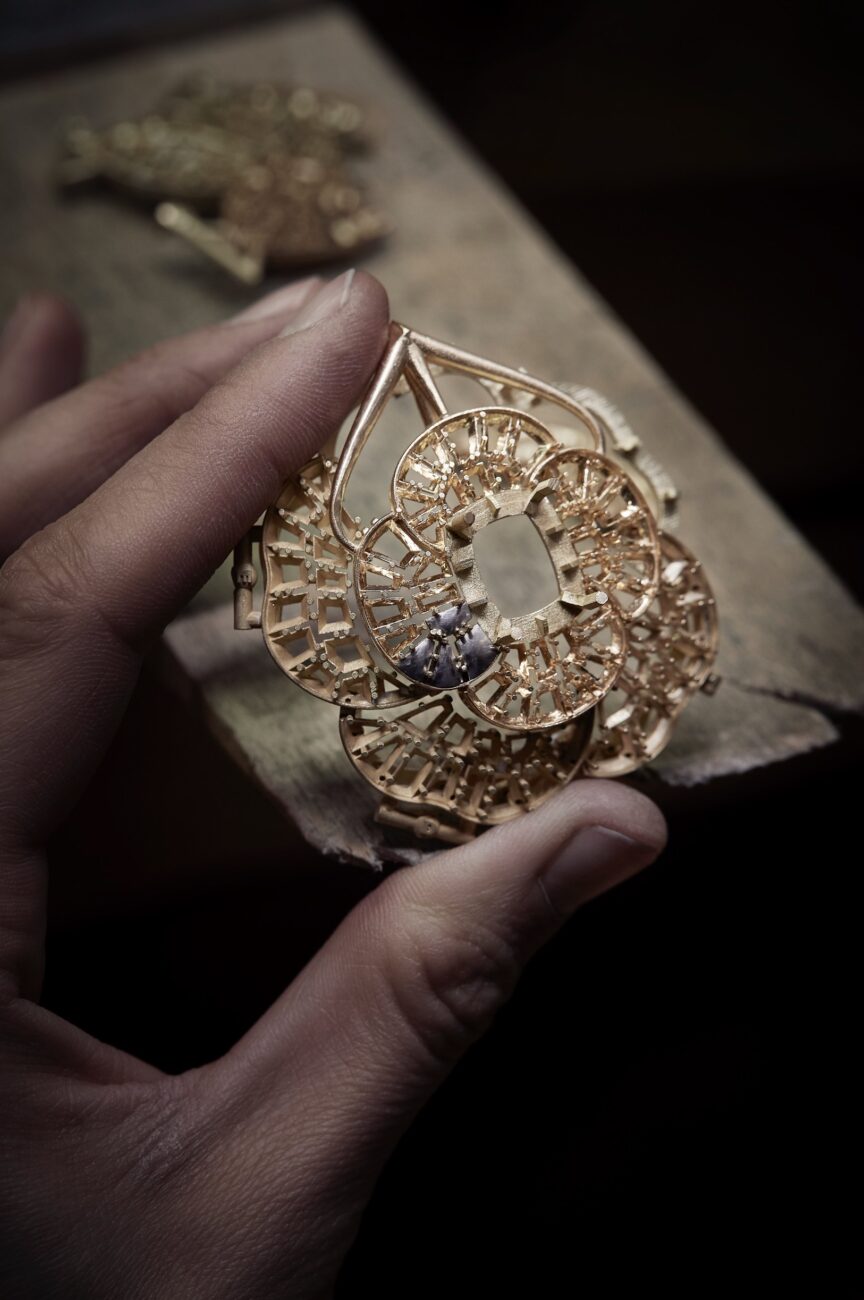 making of CHANEL High Jewelry Escale à Venise, CAMELIA BYZANTIN