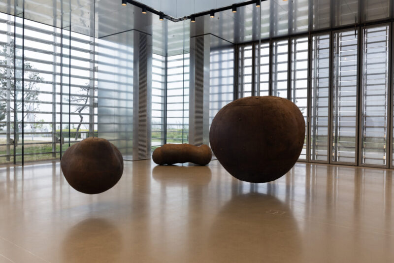 ANTONY GORMLEY, Living Time, exhibition view, TAG Art Museum, 2023.
