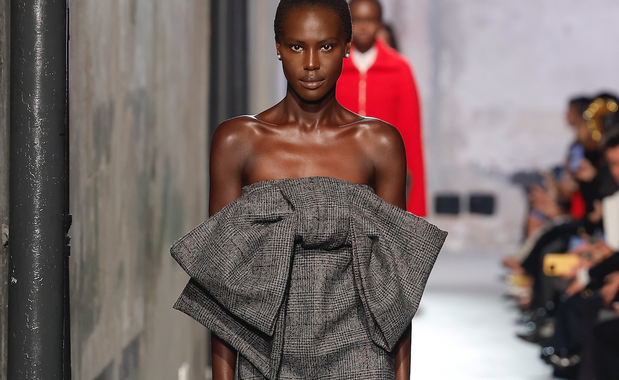 N21 Fall Winter 2025-26: The Knot of Femininity